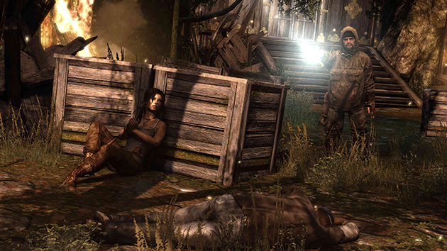 Lara Croft en proie aux hommes investissant l'ile