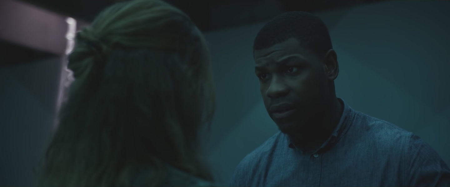 Ah ben John Boyega ! C'est sympa d'être passé. Dommage que ton rôle soit aussi insignifiant et ridiculement illogique.