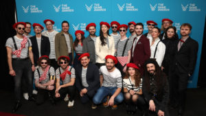 L'équipe de Sandfall Interactive pose lors des Game Awards